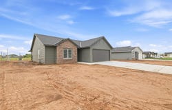 198 Tomahawk St, Clearwater, KS 67026