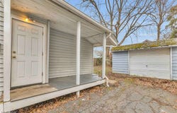 3305 Roanoke Avenue, Cleveland, OH 44109