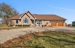 10739 E 3200 N Road, Blackstone, IL 61313