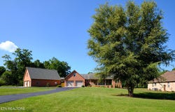 837 E Deer Creek Drive, Crossville, TN 38571