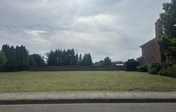Riverwalk Loop, Eugene, OR 97401