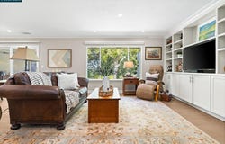 1900 Ptarmigan Dr, Walnut Creek, CA 94595