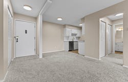 2730 Dale Street N, Roseville, MN 55113