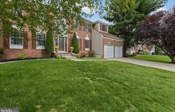 4 DIMSDALE Drive, LUMBERTON, NJ 08048