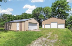 10784 70th Street, Chetopa, KS 67336