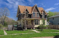 826 E WASHINGTON Street, APPLETON, WI 54911