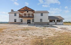 288 E Kroll Rd, Harper, TX 78631
