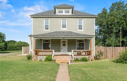 301 N Wikoff Avenue, Watonga, OK 73772
