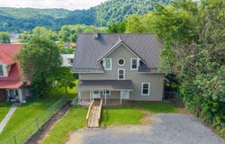 348 W Main St, Ronceverte, WV 24970