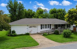 902 Canal Street, Branson, MO 65616