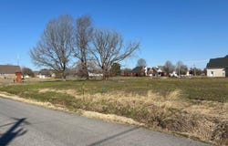North Drive, Almo, KY 42020