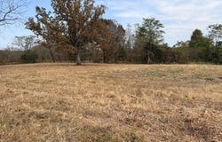1002 Dys Drive, Cabool, MO 65689