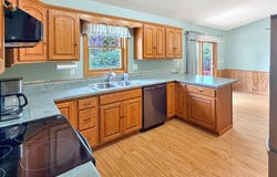 421 12th Avenue NE, Hampton, IA 50441