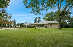 3255 E 12th Road, Ottawa, IL 61350
