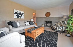 4636 Meadowgreen Dr, Whitehall, PA 15236