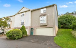 10 CLEAR SPRING Drive, Morgantown, WV 26508