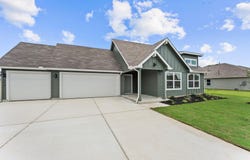 450 KOLBO CROSSING Cv, Lockhart, TX 78644