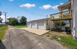1550 Dows St., Ely, IA 52227-9808