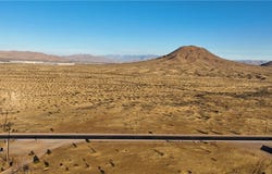 4 Stoddard Wells Road, Apple Valley, CA 92307