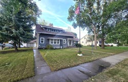 317 E 2nd St, Miller, SD 57362
