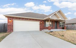2108 Cheyenne Circle, Gentry, AR 72734