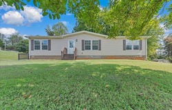 106 Crest Ct, Blue Ridge, VA 24064