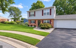 12 ROGERS Circle, NEWARK, DE 19702