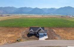 654 LITTLE GREYS Loop, Etna, WY 83120