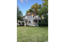 452 S GRAND Avenue West, Springfield, IL 62704