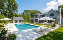 8 Ashwood Court, Southampton, NY 11968