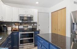 515 W 15th Ave, Eveleth, MN 55734