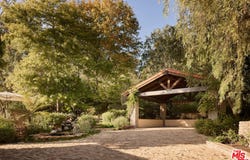1372 Benedict Canyon Dr, Los Angeles, CA 90210