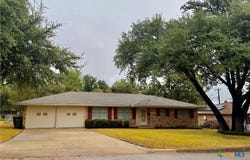 110 E Upshaw Avenue, Temple, TX 76501