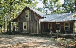144 Cow Mountain RD, Mountain View, AR 72560