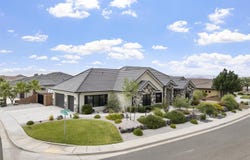 1876 N Mountain View Dr, Washington, UT 84780