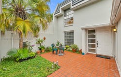 18958 Bobolink Dr, Hialeah, FL 33015