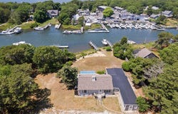 379 Monomoscoy Road, Mashpee, MA 02649