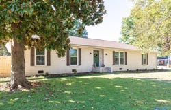 2116 Buckingham Drive SW, Huntsville, AL 35803