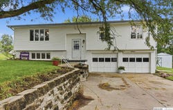 13911 Lisa Circle, Omaha, NE 68138