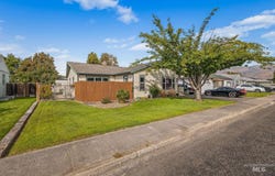1220 4th St, Clarkston, WA 99403