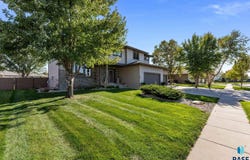 7404 S High Cross Trl, Sioux Falls, SD 57108