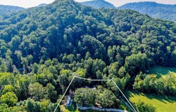 107 Holcombs Hollow Road, Sunset, SC 29685