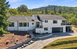 1750 Crestview Drive, Ashland, OR 97520