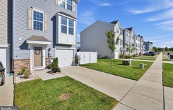32 CONTINENTAL Boulevard, SICKLERVILLE, NJ 08081