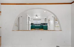 1002 W Woodlawn Street, San Saba, TX 76877