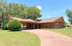 905 Bennett Drive, Bowie, TX 76230