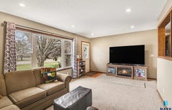 1402 NE 3rd St, Madison, SD 57042