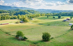 295 Lewis Cole Loop, Elizabethton, TN 37643
