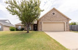 2318 Tailwind Drive, Purcell, OK 73080