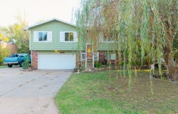 425 E Twisted Oak Rd, Derby, KS 67037
